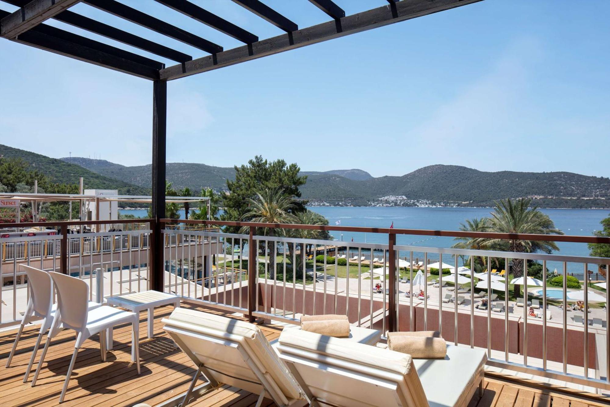 Doubletree By Hilton Bodrum Isil Club All-Inclusive Resort Torba Exterior photo